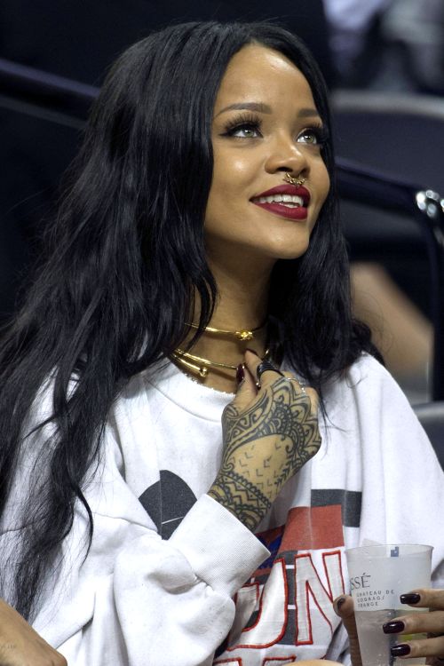 Revealing Rare Images Between Rihanna And Blackpink Has Caused A Stir ...